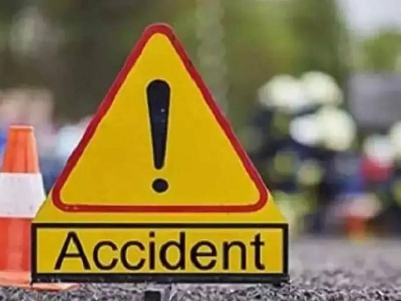 Two people died in different accidents on city roads | नगर रस्त्यावर वेगवेगळ्या अपघातात दोघांचा मृत्यू