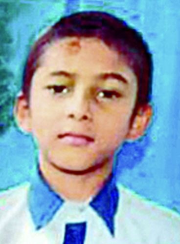 Schoolbus crushes student in Nagpur: huge tension, severe mourning | नागपुरात स्कूलबसने विद्यार्थ्याला चिरडले : प्रचंड तणाव, परिसरात तीव्र शोककळा