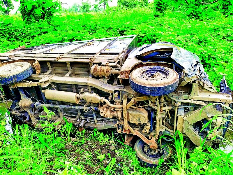 On Umrer - Nagpur highway at Ooty Three killed in fatal accident | उमरेड - नागपूर महामार्गावरील उटी येथे भीषण अपघातात तीन ठार