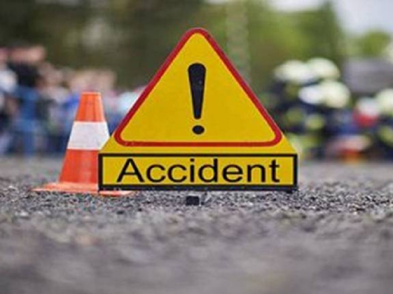 Horrific car and bus accident in jharkhand, 5 people burnt to death in the car | कार आणि बसचा भीषण अपघात, कारमधील 5 जणांचा होरपळून मृत्यू