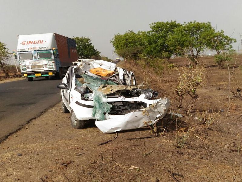 Car accident in Malegaon | अपघातात शिक्षकाचा जागीच मृत्यू!
