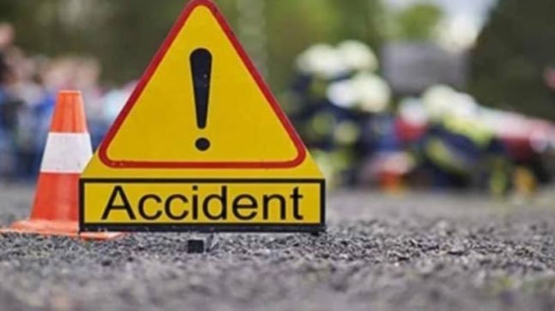 Two-wheeler hit by unknown vehicle; The youth killed | अज्ञात वाहनाची दुचाकीस धडक; युवक ठार