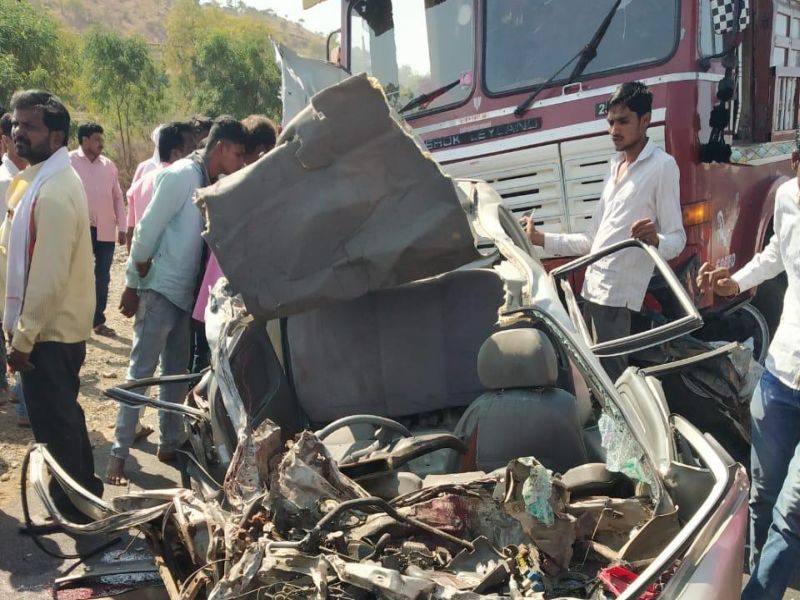 Accident of car going to Kapilha for marriage, 4 killed with Nawarda's brother | लग्नासाठी कपिलधारला जाणाऱ्या कारचा अपघात, नवरदेवाच्या भावासह 4 ठार