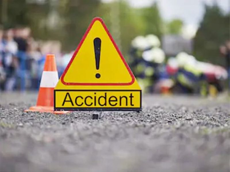 A laborer was killed on the spot in a truck collision in the Khamgaon market committee | बाजार समितीमध्ये ट्रकच्या धडकेत मजूर जागीच ठार