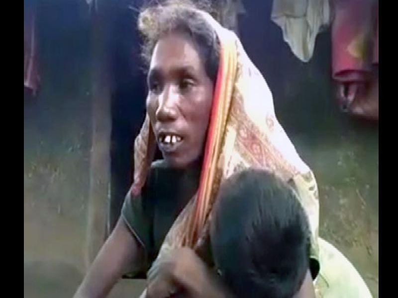  Due to hunger strike in Jharkhand, the girl's daughter died, the shop refused to provide food | झारखंडमध्ये उपासमारीमुळे लहान मुलीचा झाला मृत्यू , दुकानाने दिला धान्य देण्यास नकार
