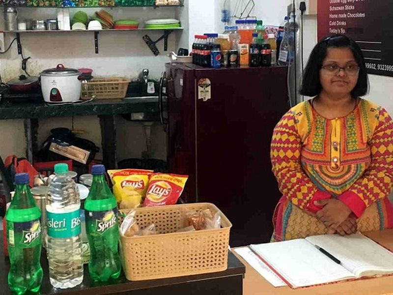 Despite the illness, the girl runs her own café in Mumbai | आजार असूनही ही तरुणी मुंबईत चालवते स्वत:चा कॅफे