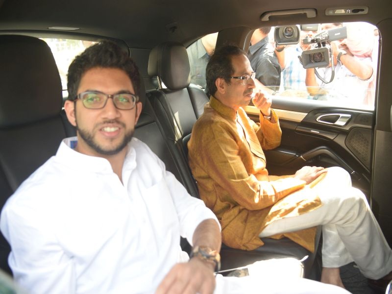 Aditya Thackeray elected as leader of Shivsena | आदित्य ठाकरे शिवसेनेच्या नेतेपदी, कार्यकारिणी बैठकीत अधिकृत घोषणा