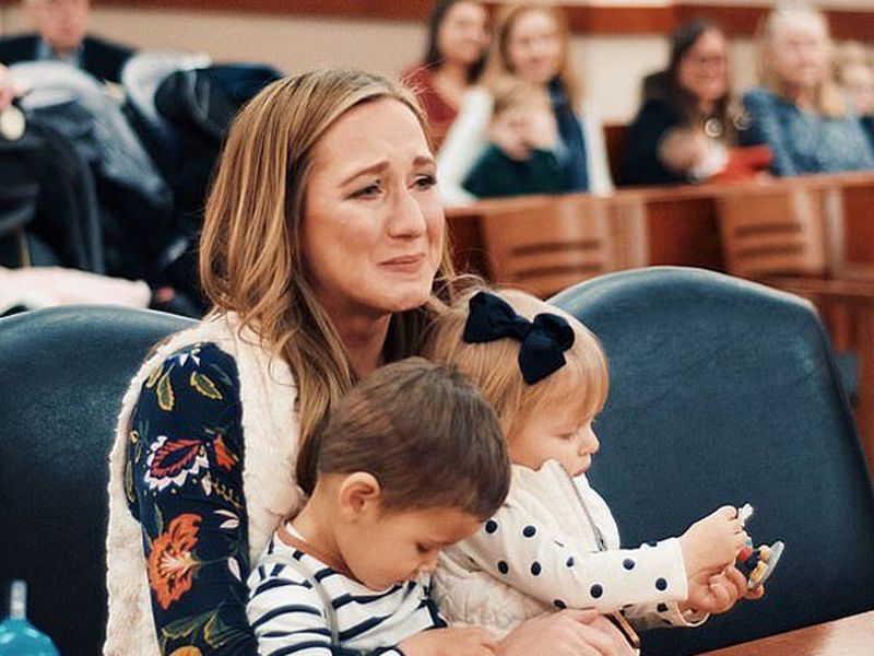 This woman discovers two adopted children are siblings news goes viral | वेगवेगळ्या ठिकाणाहून महिलेने दत्तक घेतली दोन मुले, दोघं निघाले भाऊ-बहीण! 