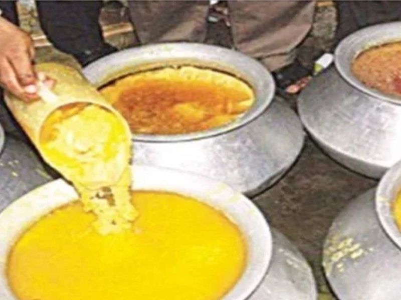 Four crore adulterated food seized | चार कोटींचे भेसळयुक्त खाद्यपदार्थ जप्त