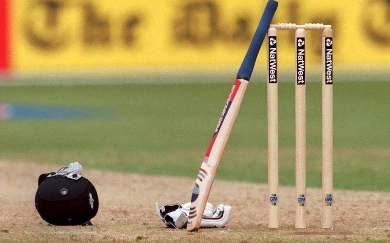 Advocate Cup Cricket Tournament; The Beed team won by six wickets | अ‍ॅडव्होकेट चषक क्रिकेट स्पर्धा;  बीड संघ सहा गडी राखून विजयी
