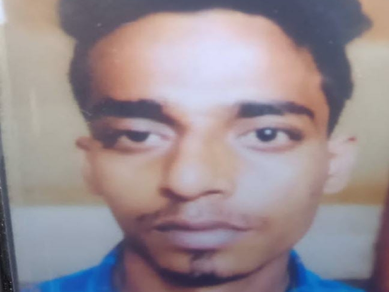 Passed along with mobile thief Bedi from Bhayander police custody | भाईंदर पोलिसांच्या ताब्यातून मोबाईल चोर बेडीसह पसार