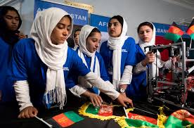 robotic girls gang afghanistan making ventilators-coronavirus | रोबोटिक गर्ल्स  गॅँग - अफगाणिस्तानात स्वस्त व्हेंटीलेटर्स  बनवणाऱ्या तरुण मुलींची जिगरबाज गोष्ट.