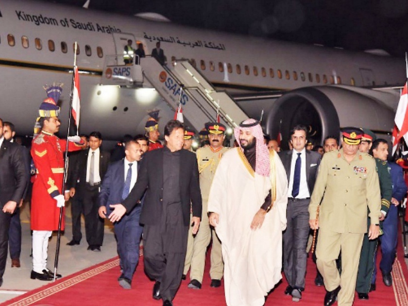 Imran Khan arrives in US by Saudi Prince's plane for UN general meeting | इम्रान खान सौदी प्रिन्सच्या विमानाने अमेरिकेला पोहोचले; महासभेत काश्मीर राग आळवणार