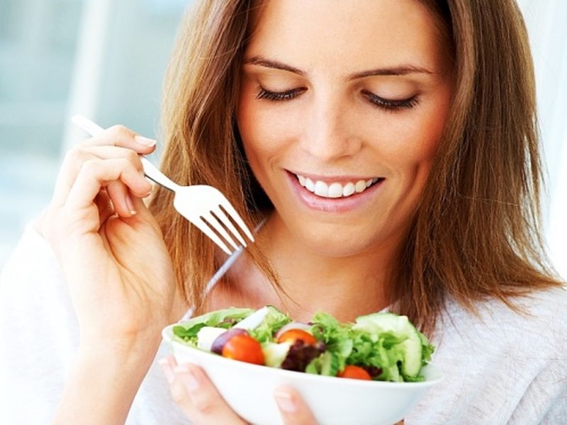 After meal these bad habits could spoil your health | जेवण झाल्यावर लगेच 'ही' कामे केल्याने पडू शकतं महागात!