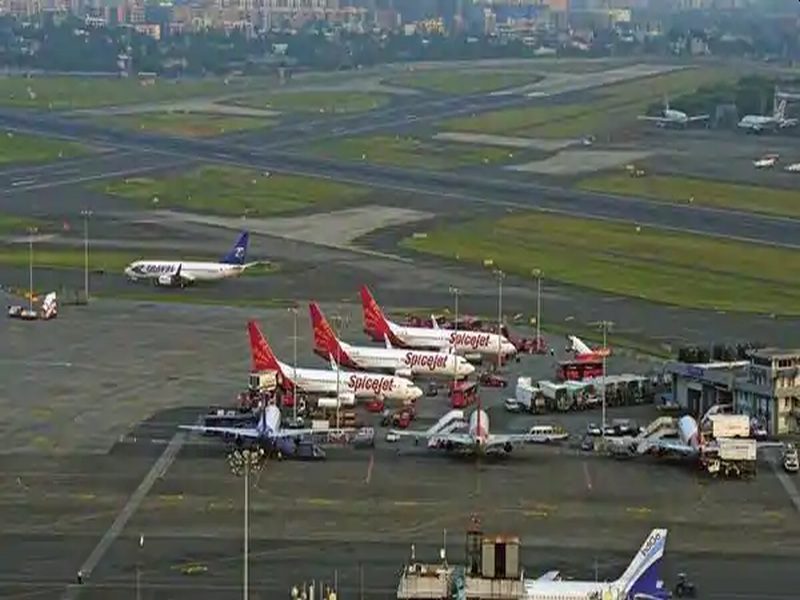 Mumbai Airport tops in punctuality; He left Delhi and Bangalore behind | मुंबई विमानतळ वक्तशीरपणात अव्वल; दिल्लीसह बंगळुरूलाही टाकले मागे