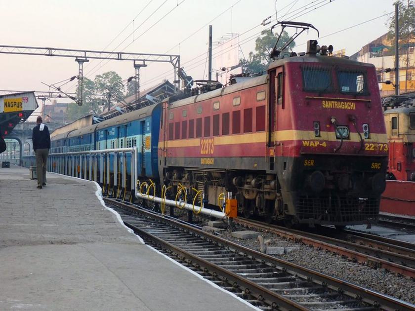 Gitanjali Express engine shut down, train derailed in Kalmana area; Passenger inconvenience | गीतांजली एक्सप्रेसचं इंजिन बंद, कळमना परिसरात ट्रेन खोळंबली; प्रवाशांची गैरसोय