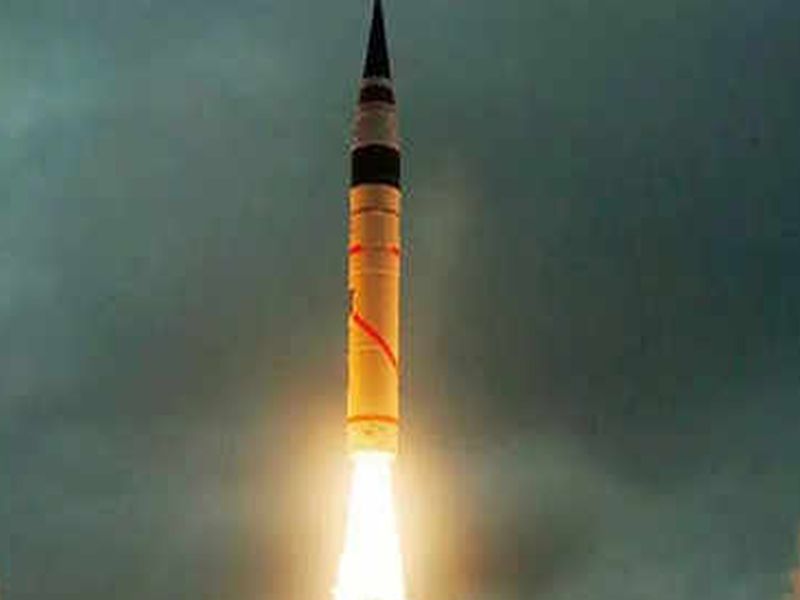 India successfully test-fires nuclear capable Agni-5 |  आता चीनही भारताच्या टप्प्यात, अग्नी 5 क्षेपणास्त्राची यशस्वी चाचणी