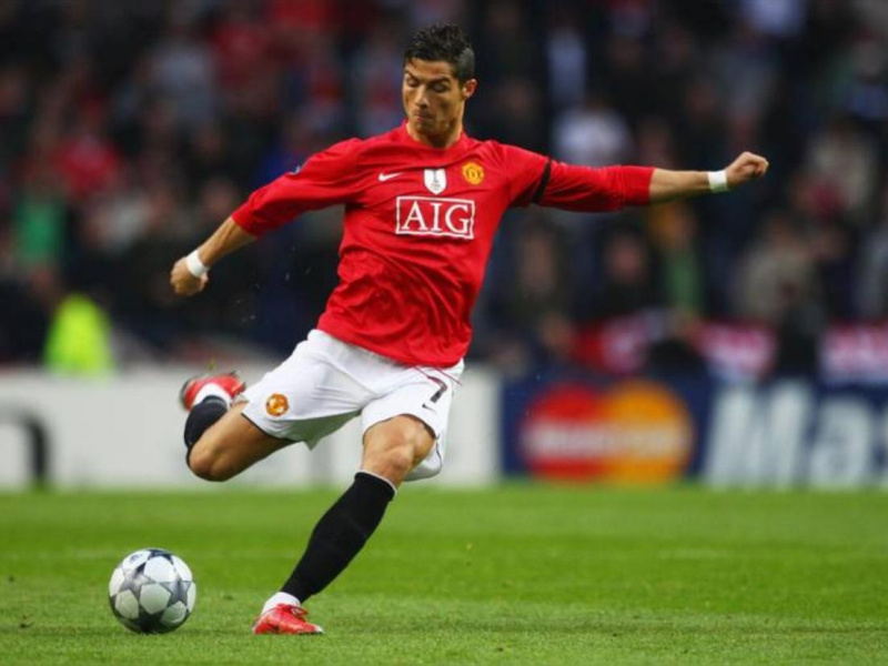 Cristiano Ronaldo's record entry; Manchester United's air on social media pdc | ख्रिस्तियानो रोनाल्डोची विक्रमी एन्ट्री; सोशल मीडियावर मँचेस्टर यूनायटेडची हवा