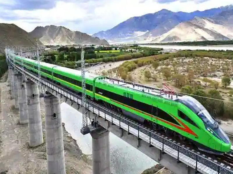 China's bullet train to India's border; The first train in Tibet, 160 km per hour | चीनची बुलेट ट्रेन भारताच्या सीमेपर्यंत; तिबेटमधील पहिली रेल्वे, ताशी १६० किमी वेग