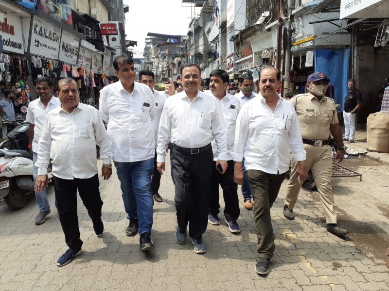 BJP office bearers on the streets in support of traders; Bandh compound response in Ulhasnagar | व्यापाऱ्यांच्या समर्थनार्थ भाजप पदाधिकारी रस्त्यावर; उल्हासनगरात बंदला संमिश्र प्रतिसाद