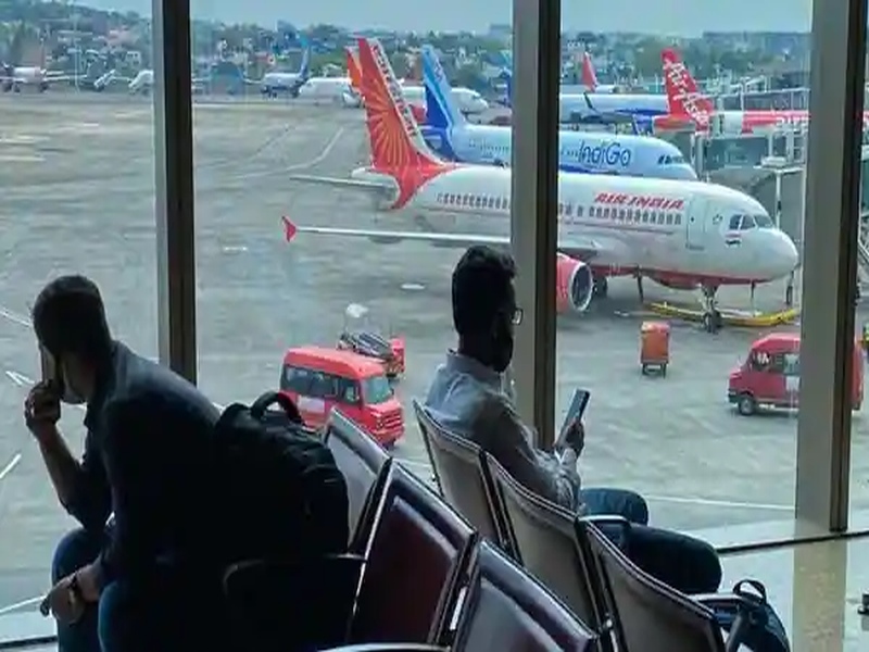 Planes from Saudi, London, USA landed in Mumbai and passengers settled in Beed | सौदी, लंडन, अमेरिकेतून उडालेले विमान उतरले मुंबईत अन् प्रवासी स्थिरावले बीडमध्ये