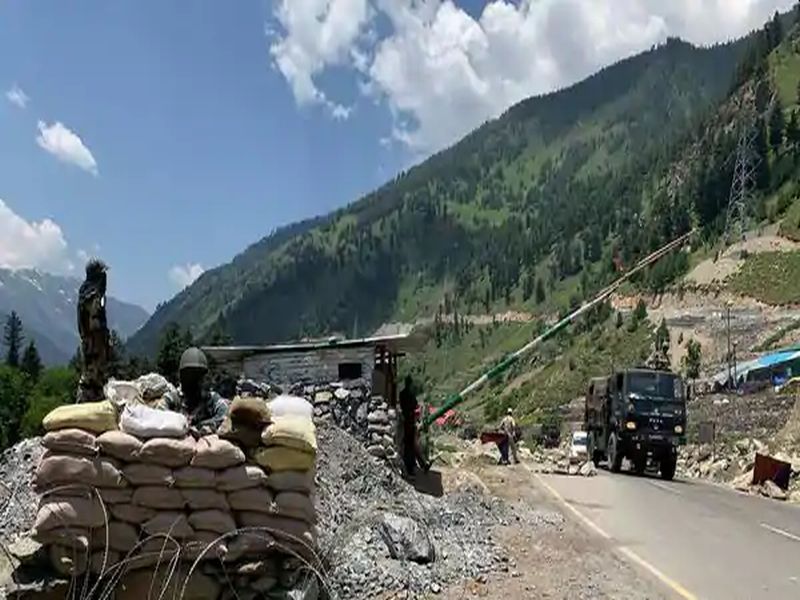 China deploys missiles, radar on Ladakh border | चीनने लडाखच्या सीमेवर तैनात केली क्षेपणास्त्रे, रडार; चोख उत्तर देण्यास भारत सक्षम
