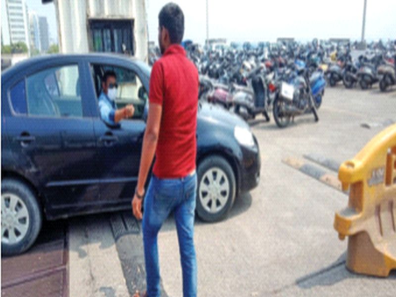 Corruption of crores in parking recovery | पार्किंग वसुलीत कोट्यवधींचा भ्रष्टाचार