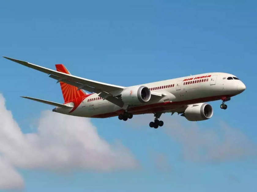Breaking news mobile phone explodes in Air India flight so emergency landing took place | ब्रेक्रिंग बातमी: एअर इंडियाच्या विमानात मोबाईलचा स्फोट, फ्लाईटचं 'इमर्जन्सी लँडिंग'