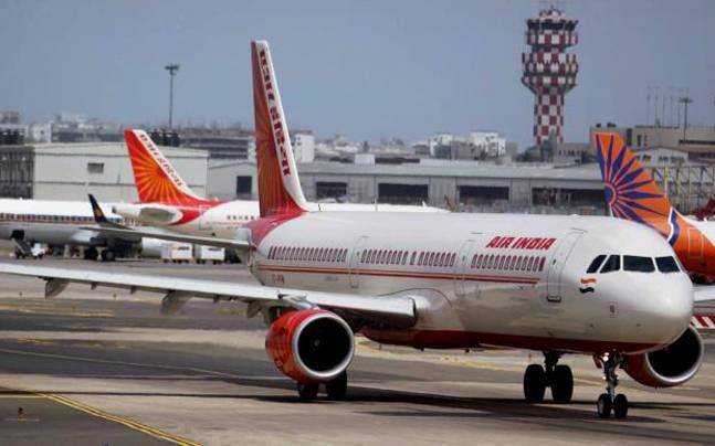 Flight ready for flight in Mumbai Cancel | मुंबईत उड्डाणासाठी तयार विमानाचे उड्डाण रद्द : नागपूर विमानतळावर प्रवाशांचा गोंधळ