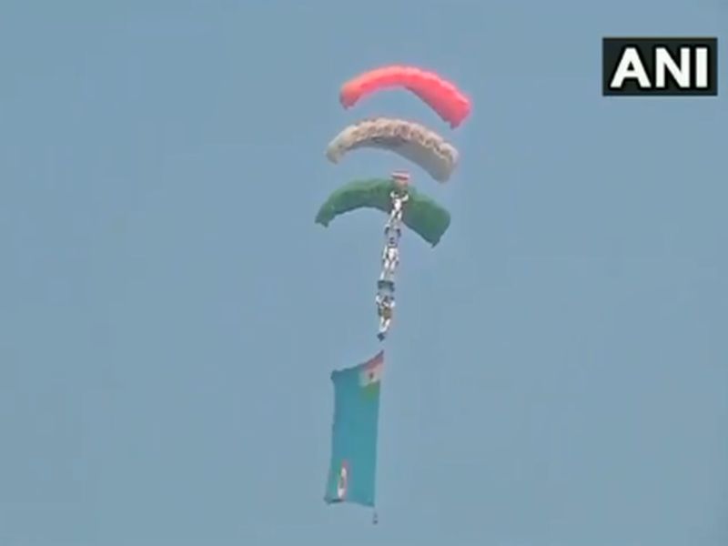 Air force day today, world will see strength of jawans from ground to sky | Indian Airforce Day: 8000 फूट उंचावरुन तिरंगा फडकवत भारतीय जवानांचे जोरदार शक्तिप्रदर्शन