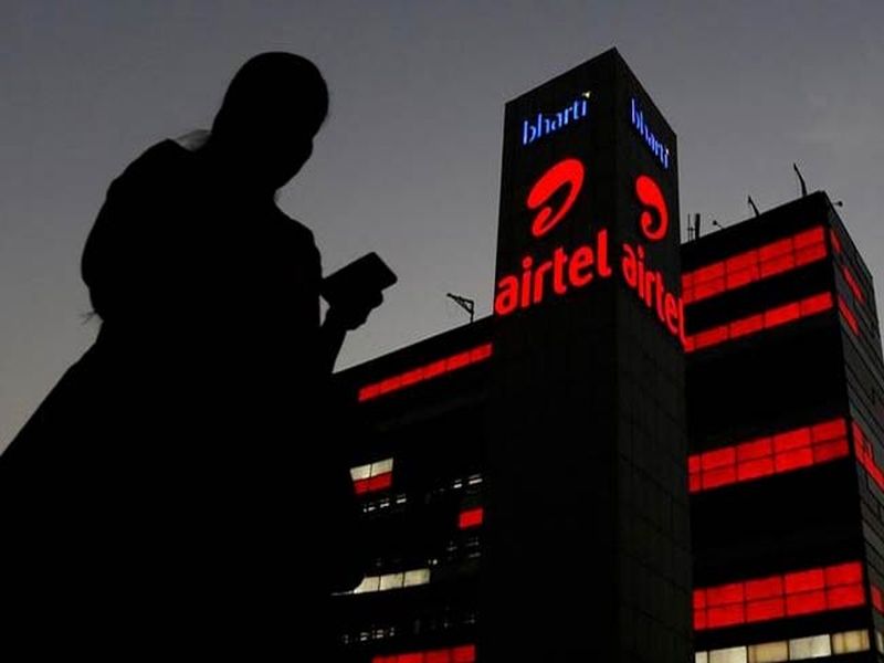 Bharti airtel plans launch 4g smartphone at rs 2500 | जिओ फोनला मिळणार तगडी टक्कर, एअरटेलचा 2,500 रूपयात 4G स्मार्टफोन 