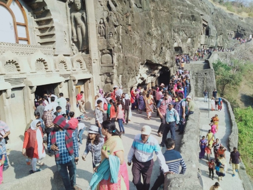 Foreign tourists are staying away from Ajanta Caves, due to travel inconvenience, cave inconveniences. | परदेशी पर्यटक अजिंठा लेणीपासून जाताहेत दूर; प्रवासातील गैरसोयी, असुविधांचा बसतोय फटका