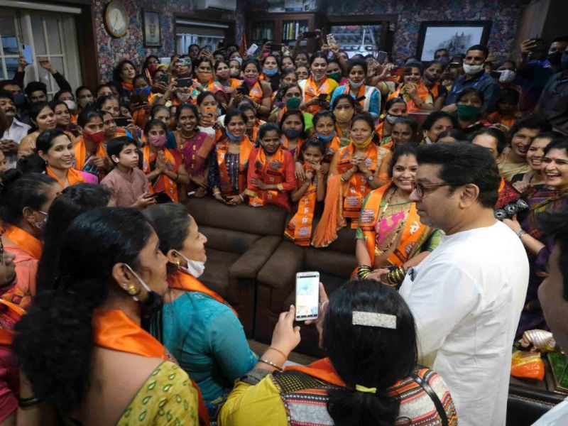 International Women's Day:MNS chief Raj Thackeray has given a special message to women on the occasion of International Women's Day | Happy International Women's Day: तुम्ही कोणाचंही प्यादं बनून रहायची गरज नाही; राज ठाकरेंचा महिलांना खास संदेश