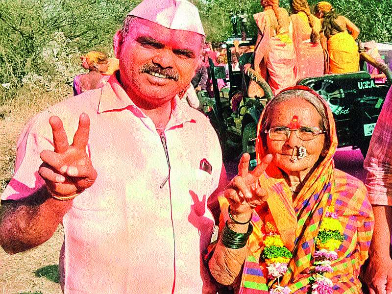 75 year old granddaughter of Gaulani village sarpanch won | गुळाणी गावच्या सरपंचपदी ७५ वर्षांच्या आजी विजयी