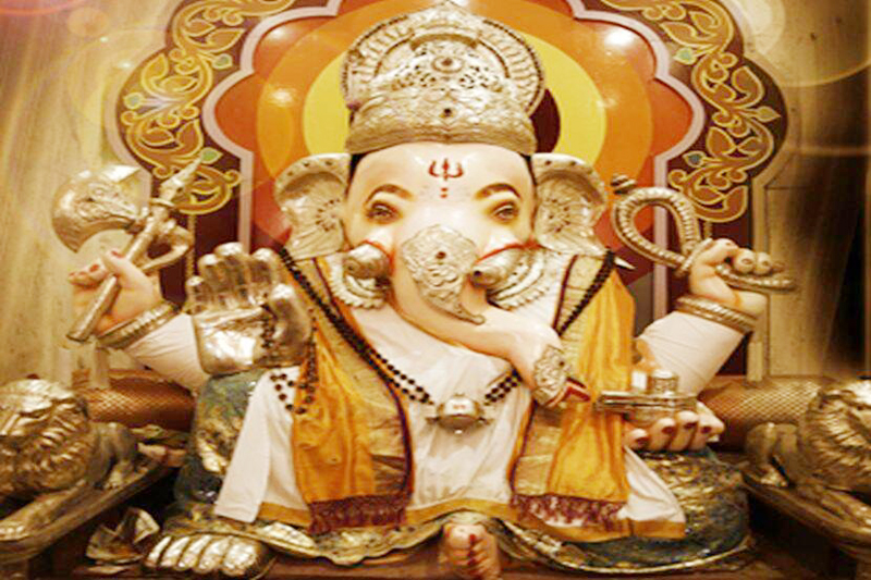 ‘Lokmanya’ gives shadu idols folklore; Door to door awareness of Kiriteshwar Mandal too! | ‘लोकमान्य’ देतोय शाडूच्या मूर्तींना लोकमान्यता; किरीटेश्वर मंडळाचेही ‘डोअर टू डोअर’ जनजागरण !