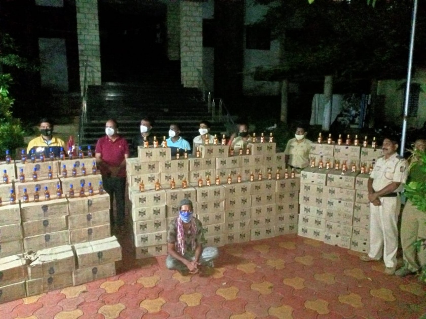 Ajra police seize 12 lakh 89 thousand Goa made liquor | आजरा पोलिसांनी १२ लाख ८९ हजारांची पकडली गोवा बनावटीची दारू