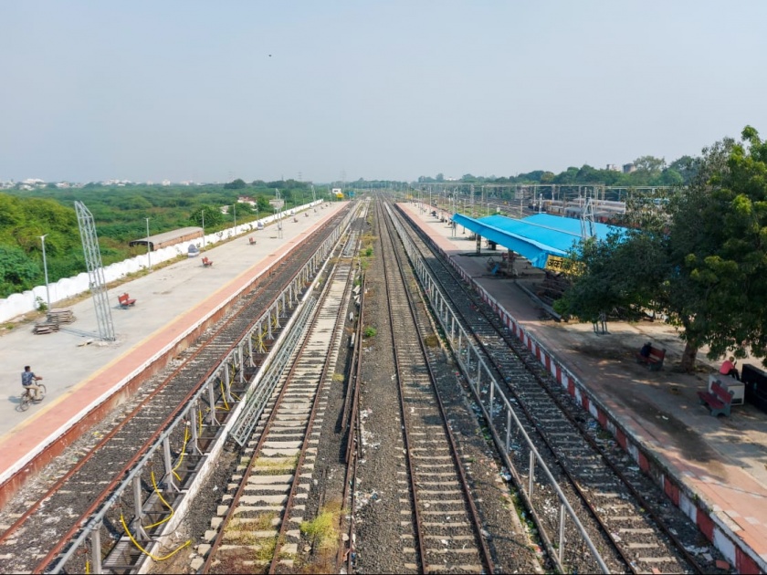 Even after 13 years, Akola-Purna Brogades railway line is neglected | १३ वर्षांनंतरही अकोला-पूर्णा ब्रॉगडेज रेल्वेमार्ग उपेक्षितच