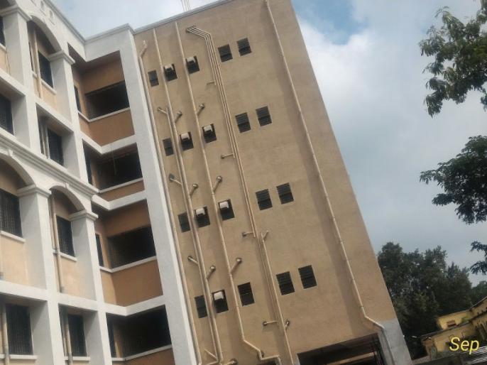 Akola district court building soon to be inaugurated | अकोला जिल्हा न्यायालय इमारतीचे लवकरच लोकार्पण