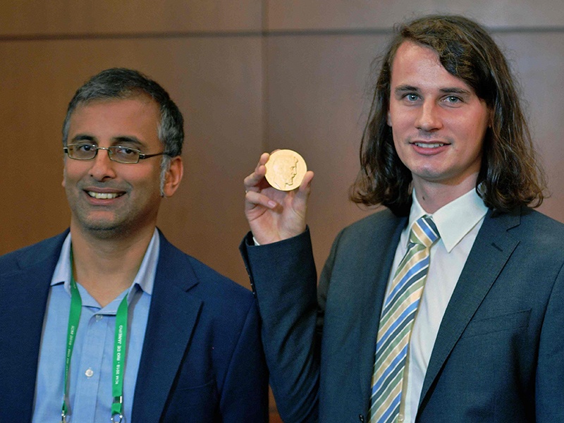 Who is Fields medal winner Indian Origin Akshay Venkatesh?, | भारतीय वंशाच्या प्राध्यापकाचा 'गणिताच्या नोबेल'ने गौरव