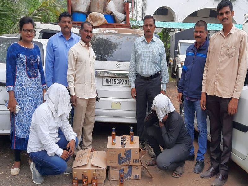 Six lakh illegal liquor was seized at Tolnaq in Pimpalgaon | पिंपळगावच्या टोलनाक्यावर सहा लाखांचा अवैध मद्यसाठा जप्त