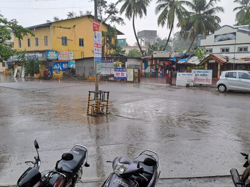 Heavy rain everywhere in Raigad district dew in air due to rain | रायगड जिल्ह्यात सर्वत्र जोरदार पाऊस, पावसामुळे हवेत गारवा