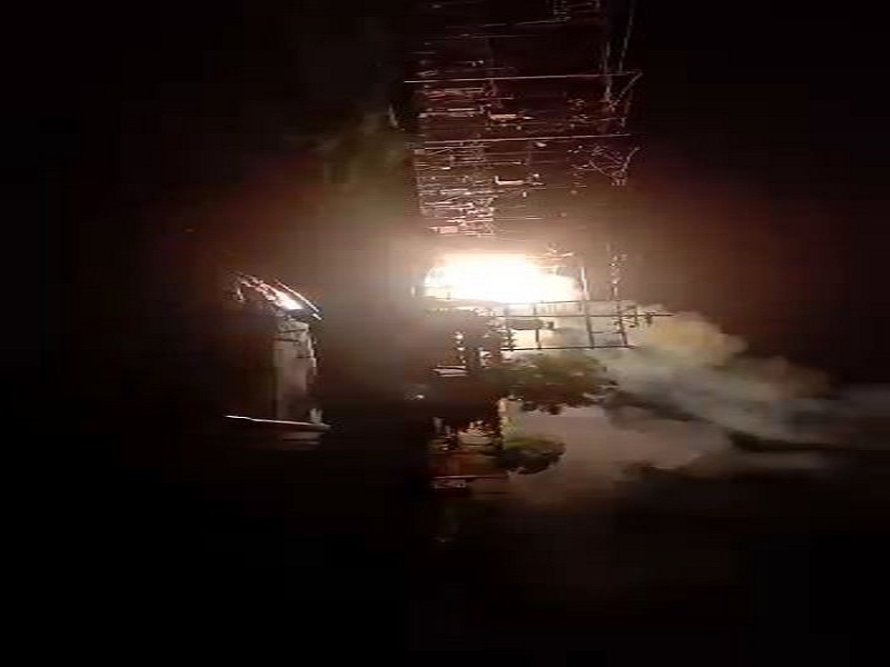 Fire at MSEDCL substation in Alkuti; Disaster averted | अळकुटीतील महावितरणच्या उपकेंद्राला आग; अनर्थ  टळला 