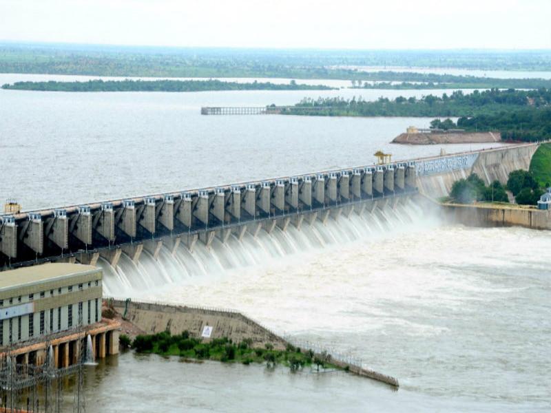 Turbulence of floods Depending on the almatti dam water left percentage : Deepak Mhaisekar | अलमट्टीतून होणाऱ्या विसर्गावर पूरस्थिती अवलंबून : डॉ. दीपक म्हैसेकर 