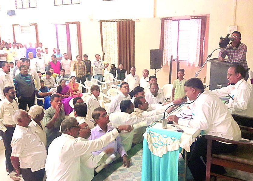A meeting of the Khandesh Education Board took place after 16 years in Amalner | अमळनेर येथे तब्बल १६ वर्षांनंतर झाली खान्देश शिक्षण मंडळाची सभा
