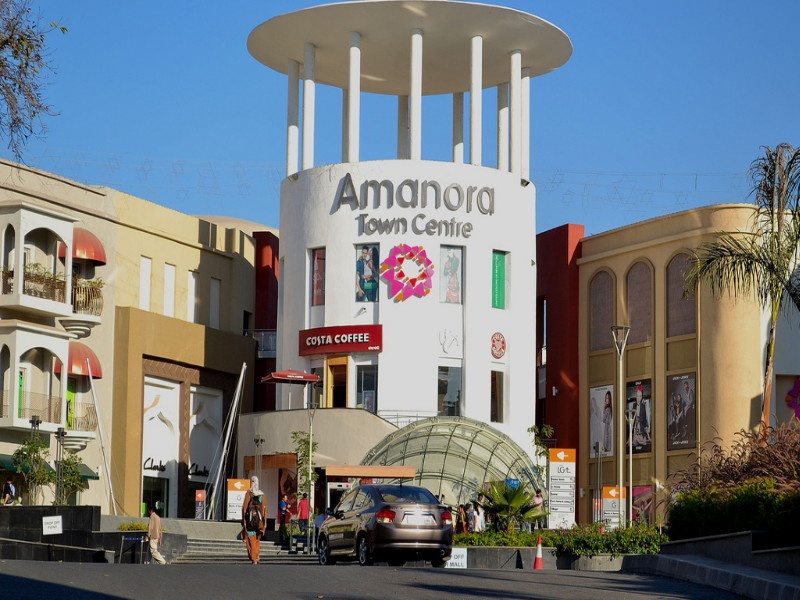 Municipal corporation strict action on Amenora and Season Mall | अ‍ॅमेनोरा, सिझन मॉलवर महापालिकेची कारवाई 