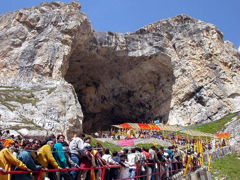 Only silence will have to be mentioned before Shivling! Explanation of the NGT in connection with the ban in the Amarnath temple; | केवळ शिवलिंगासमोर बाळगावी लागणार शांतता! अमरनाथ मंदिरातील मंत्रजागर, बंदी प्रकरणी एनजीटीचे स्पष्टीकरण  