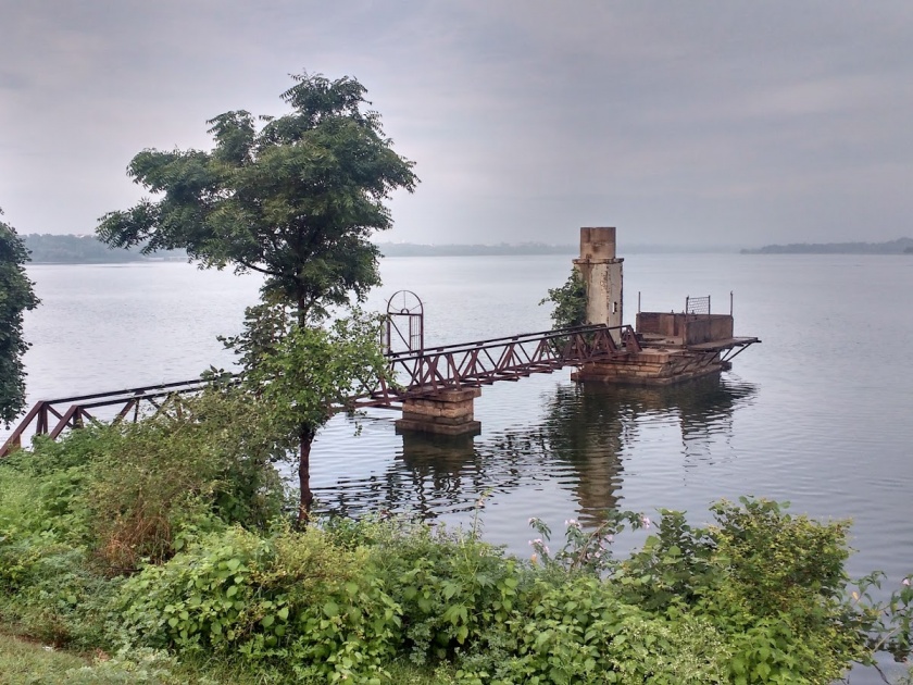 Metro Rail is dangerous to Ambazari Lake | मेट्रो रेल्वे अंबाझरी तलावासाठी धोकादायक