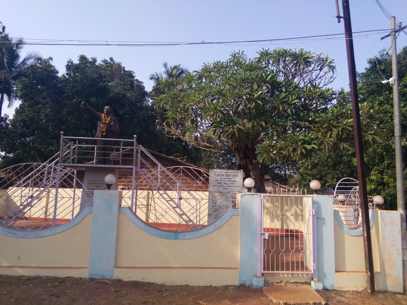 Start fasting Ambedkar memorial in Panhala, Mangaon: Bhimsenena launches chain fasting | पन्हाळा, माणगाव येथील आंबेडकर स्मारक लवकर करा : भीमसेनेतर्फे साखळी उपोषण सुुरु