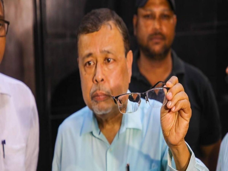 BJP office bearer Vinayak Ambekar beaten Charges filed against NCP workers | भाजपचे पदाधिकारी विनायक आंबेकरांना मारहाण; राष्ट्रवादीच्या कार्यकर्त्यांवर गुन्हा दाखल