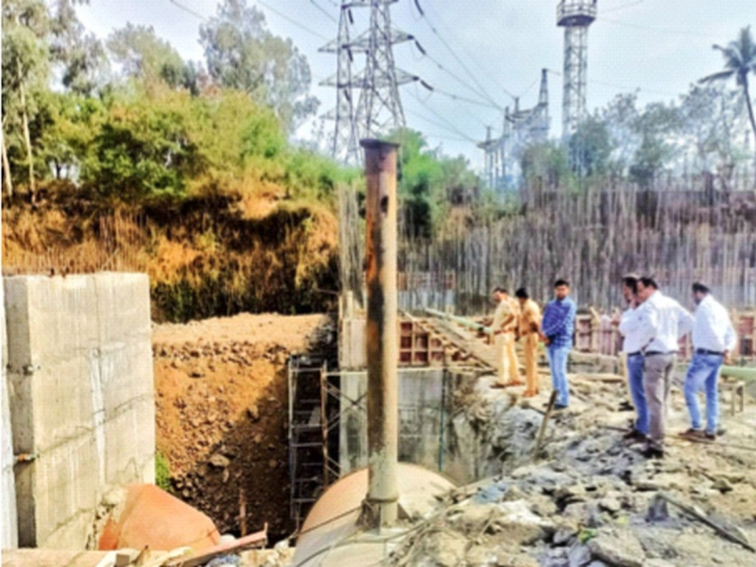 Three workers die due to shock, accident while building a tank at water treatment plant in Ambernath | शॉक लागल्याने तीन कामगारांचा मृत्यू, अंबरनाथच्या जलशुद्धीकरण केंद्रात टाकी बांधताना दुर्घटना